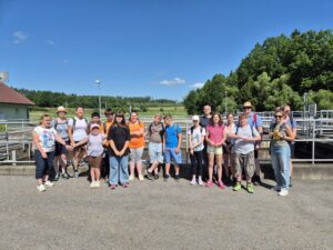 Mehr über den Artikel erfahren Wandertag nach Thaua – Besuch der Kläranlage